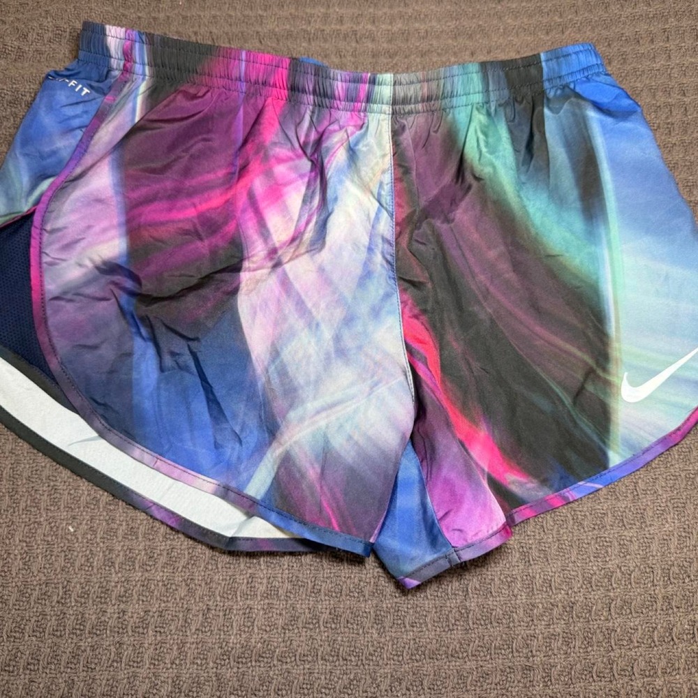 Nike dri-fit shorts size small